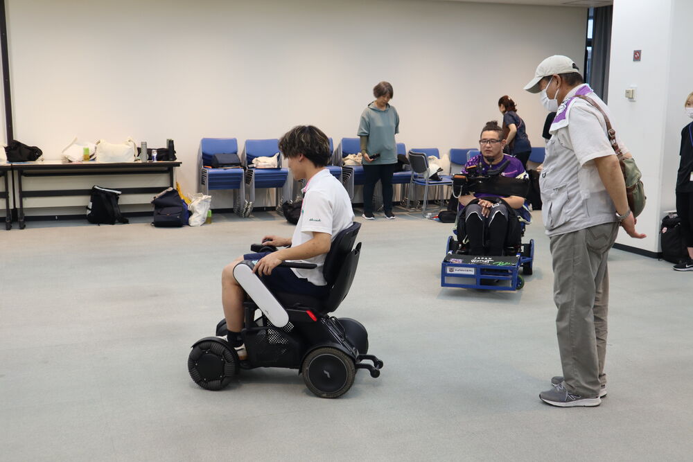 <p>電動車椅子デモンストレーション</p>